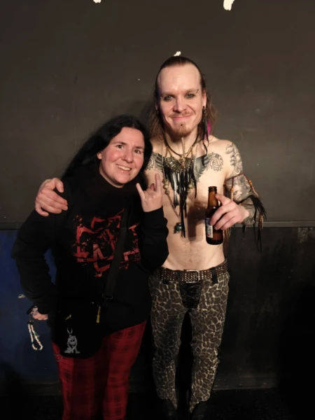 Samuli Mikkonen (Korpiklaani) et moi, après la soirée Heidenfest 2026